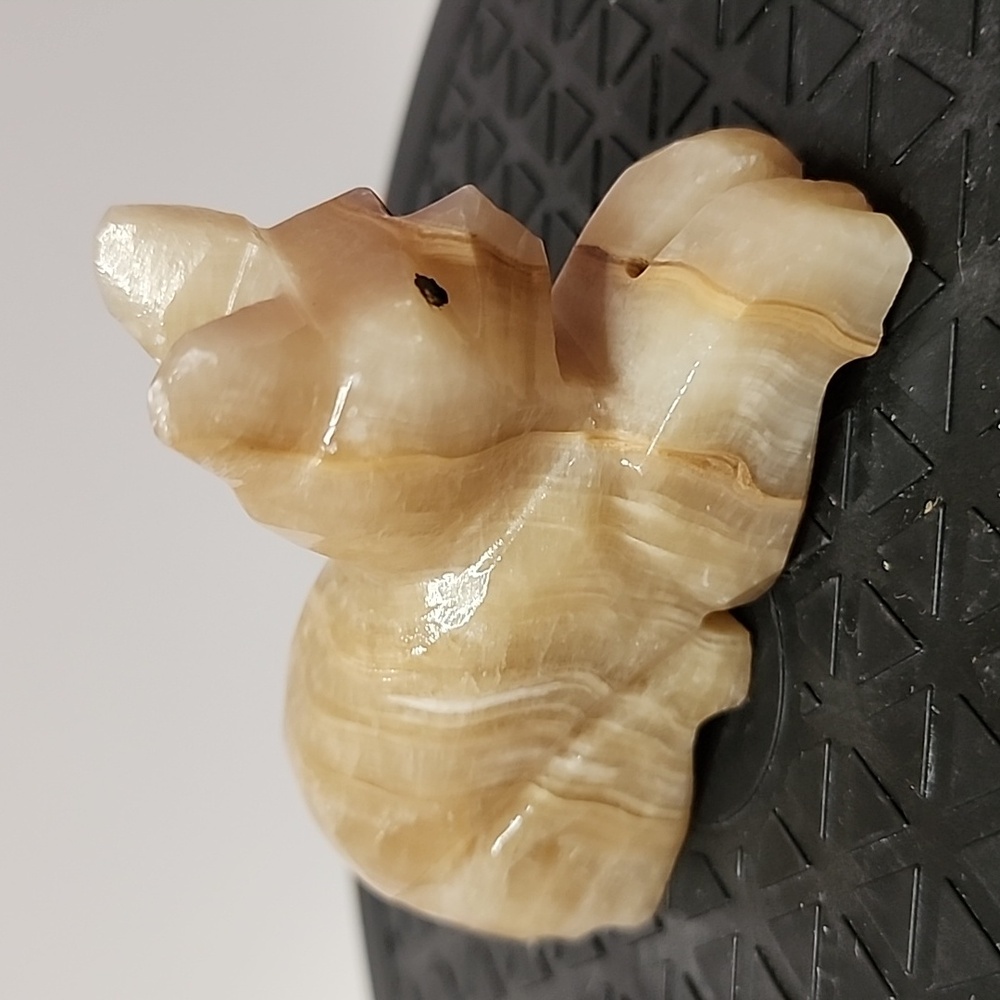 Vintage Onyx CAT Carving MARBLE STONE CARVED cream and tan